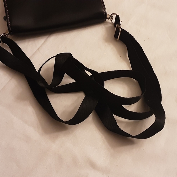 NWOT...Leather RFID Crossbody - Picture 8 of 11